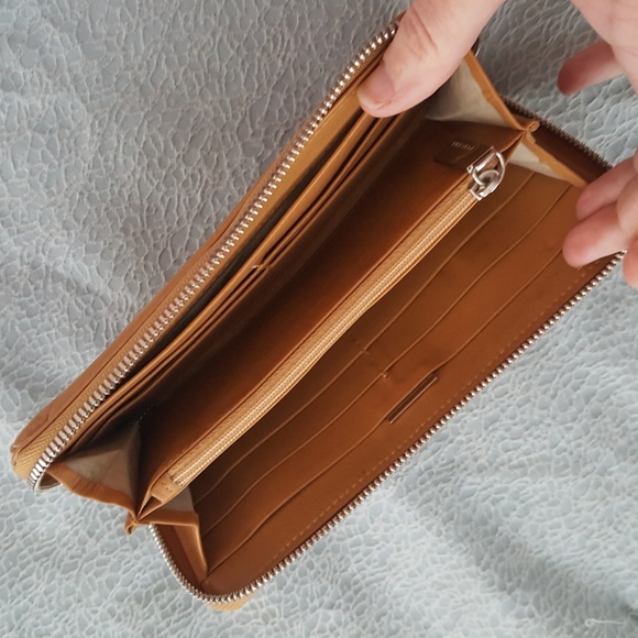 Perlina tan leather bag/tote & Wallet - Picture 4 of 7